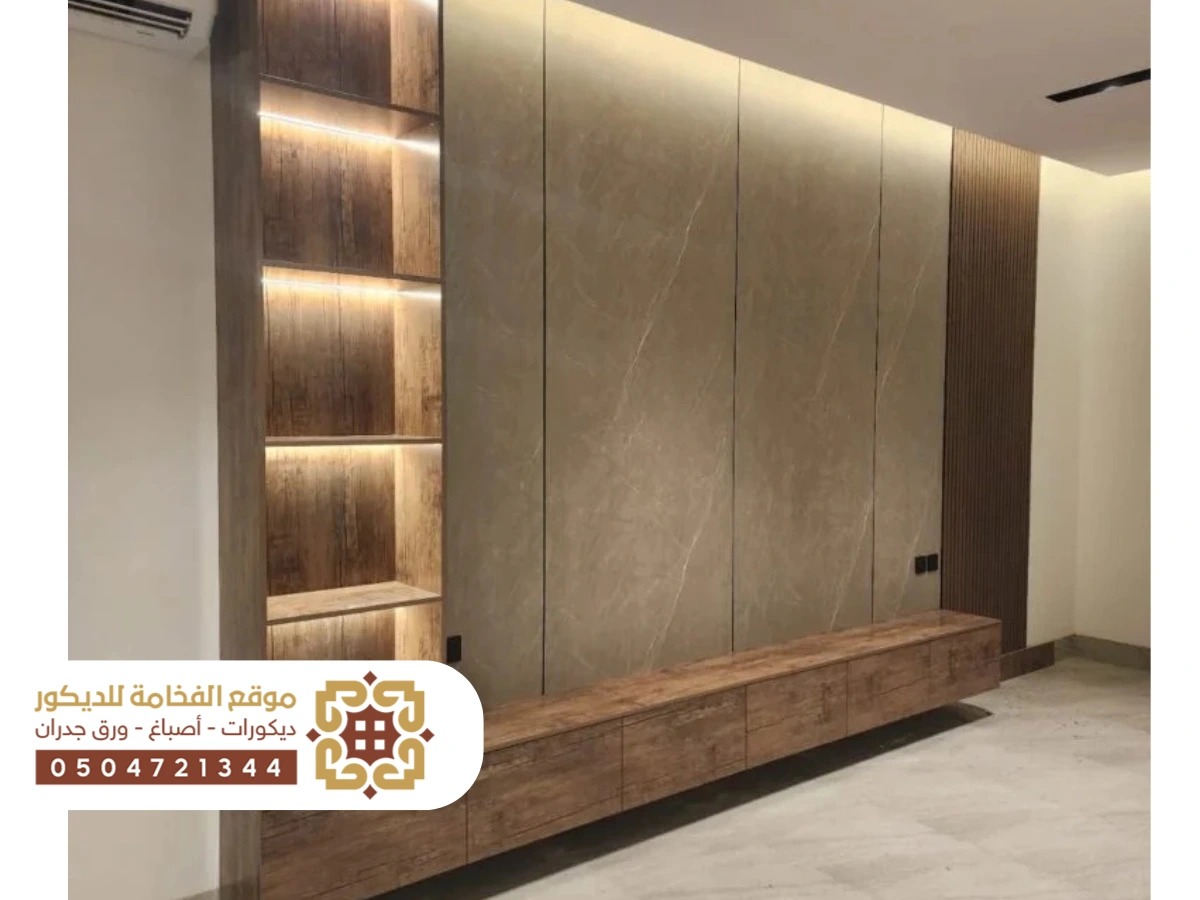 تركيب بديل الشيبورد الحديث في غرفة المعيشة المنزلية مع لمسات تصميمية عصرية تناسب ديكور المنزل.