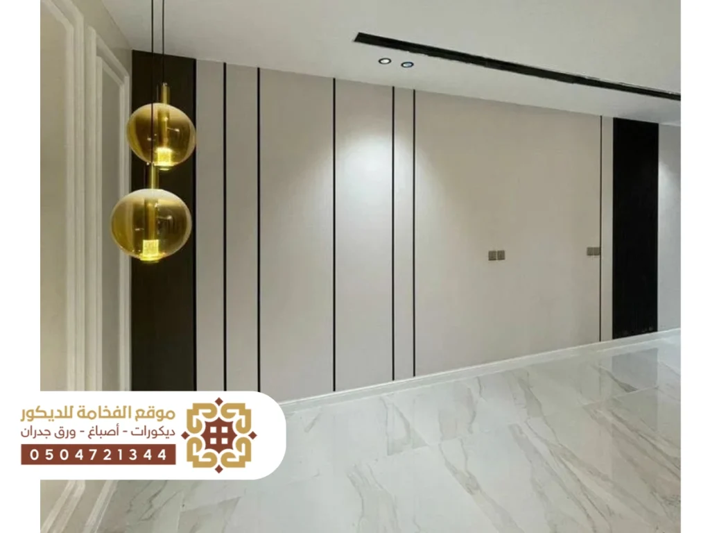 تركيب بديل الشيبورد العصري في غرفة معيشة منزلية، مع تصميم مدمج يوفر مساحة تخزين عملية وجمالية.